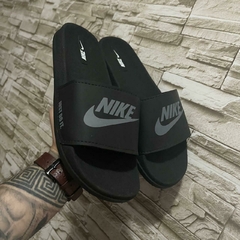 Chinelo unissex na internet