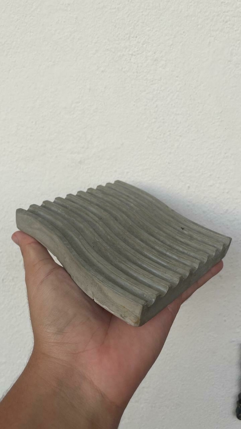 Bandeja em concreto decorativa ondas - Outlet