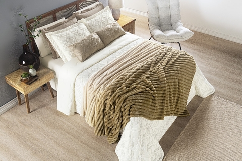 Cobertor Ultrasoft Fluffy Queen Gold