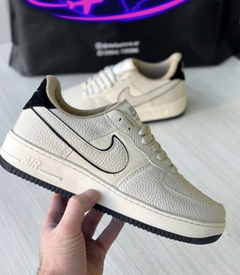 NIKE PREMIUM CREMITA - comprar online