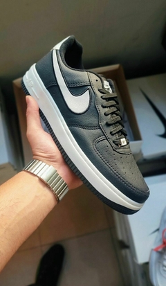 NIKE PREMIUM NEGRAS - comprar online