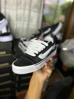 VANS KNU SKOOL