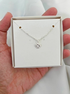 Pulseira Pingente Flor - comprar online