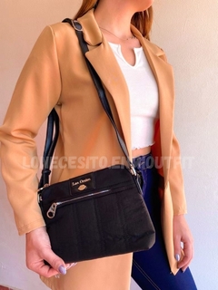 Cartera tipo morral Las Oreiro
