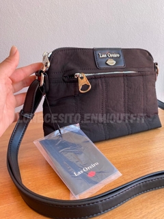 Cartera tipo morral Las Oreiro en internet