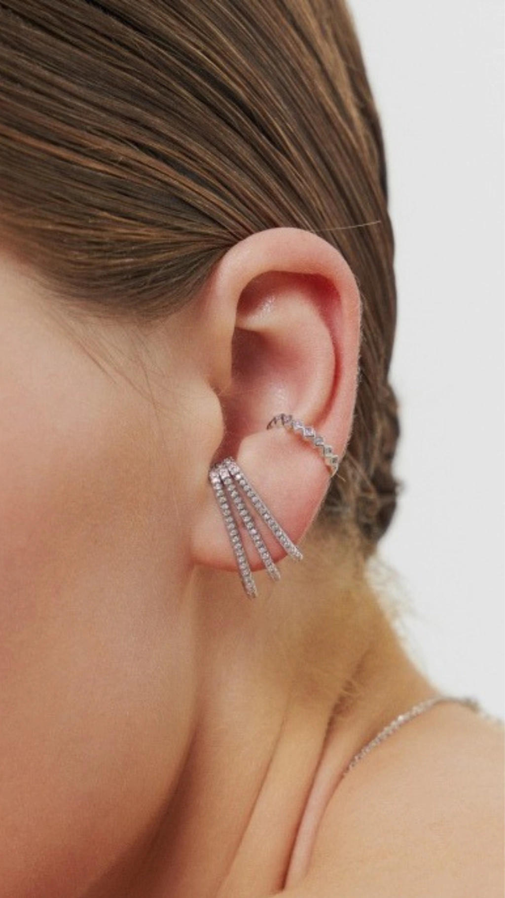 Brinco Ear Hook Bia - ródio branco