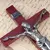 Crucifixo decorativo na internet