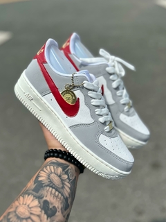 Nike Air Force na internet