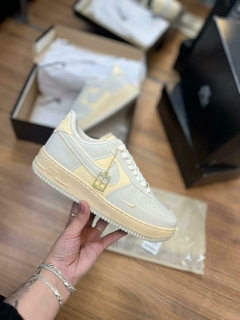 Nike Air Force 1 Logan na internet