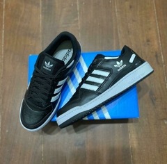 Adidas Forum Low na internet