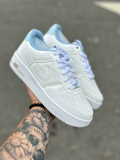Nike Air Force na internet