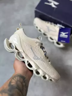 MIZUNO PROPHECY 13 na internet