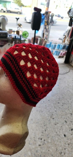 Gorra Boina Tejida A Mano Varios Colores en internet