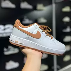 TÊNIS NIKE AIR FORCE 1 07' PECAN - comprar online