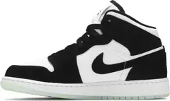 NIKE AIR JORDAN 1 MID SE GS 'GLOW IN THE DARK PANDA' - comprar online