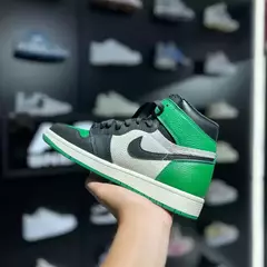 NIKE AIR JORDAN 1 RETRO HIGH OG 'PINE GREEN' na internet