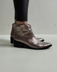 Bota de cuero en internet