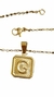 Set Dije Inicial G Dorado Cuadrado con Cadena
