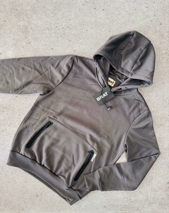 Buzo Adam Gris Topo - comprar online