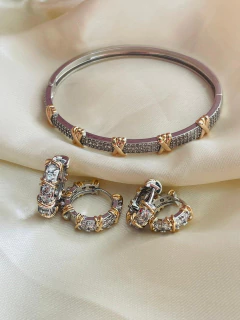 Bracelete cravejado micro zirconias e x de outro banho na internet