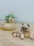 Gato Deitado Dourado - comprar online