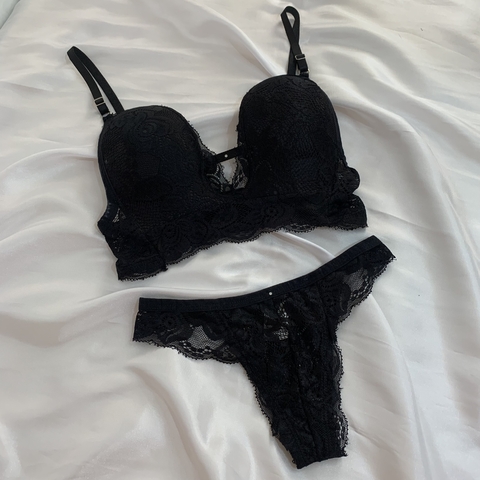 Conjunto V - Preto - comprar online