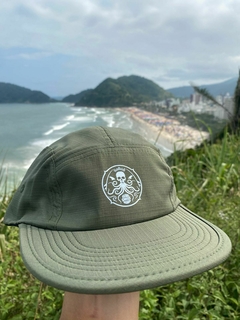 BONÉ FIVE PANEL GREEN POLVO - comprar online