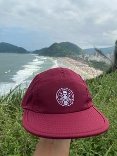 BONÉ FIVE PANEL VINHO POLVO - comprar online