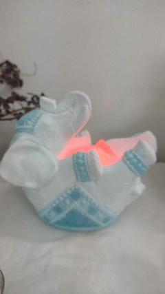 Lampara de sal elefante acostado
