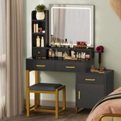 Bella Black Vanity en internet