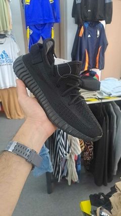 yeeze negras