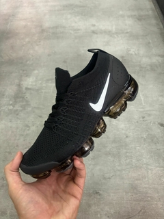 vapormax 2.0 negra pipa blanca