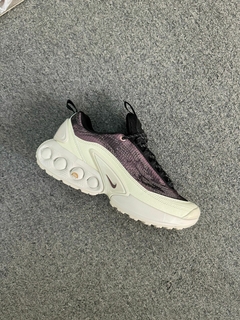 air max DN crema y violeta