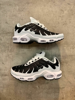 tn one blanco y negro
