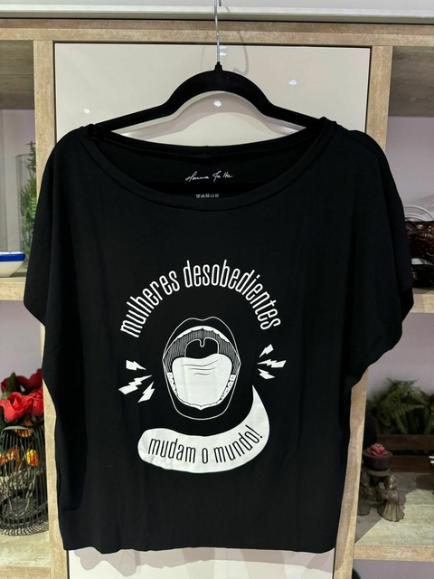 BLUSA - MULHERES DESOBEDIENTES MUDAM O MUNDO - PRETO