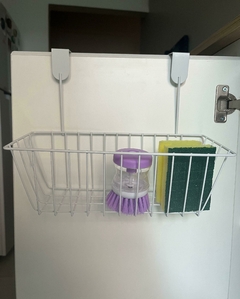 Canasto metálico colgante para puertas