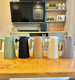 Jarra Termo 1L con mango de madera