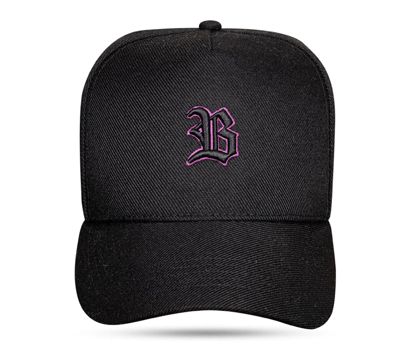 Boné Snapback Preto contorno pink
