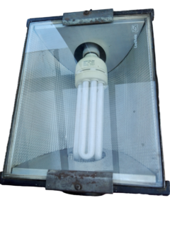 Reflector Proyector Technic Con Lámpara Bajo Consumo - comprar online