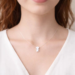 Colar De Silicone Pingente Delicado Menina