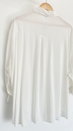 Camisa Bianca en internet
