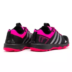 Tênis Feminino Adidas Kanadia Tr7 - comprar online