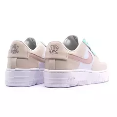 Imagem do Tênis Feminino Nike Air Force 1 Pixel