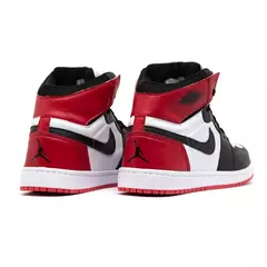 Tênis Nike Air Jordan 1 MID na internet