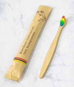 ESCOVA DE DENTES DE BAMBU - énatural cosmeticos 
