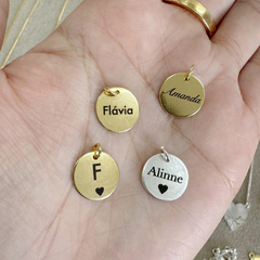 Colar Duas Medalhas M e P Banhado Ouro - Personalizável ATÉ 4 DIAS ÚTÉIS (leia a descrição) - comprar online