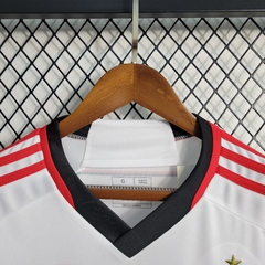 FLAMENGO BRANCO LISTRADO VERMELHO 23-24 na internet