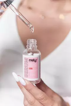 SERUM FACIAL 4 EN 1 NIACINAMIDA, AGUA DE ROSAS, GLICERINAY ÁCIDO HIALURÓNICO - comprar online