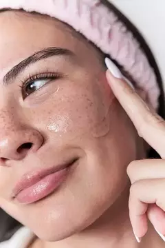 SERUM FACIAL 4 EN 1 NIACINAMIDA, AGUA DE ROSAS, GLICERINAY ÁCIDO HIALURÓNICO - tienda online