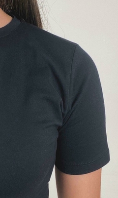 Blusa algodão egípcio Camélia preto na internet